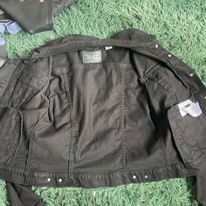 Kids black Levi’s denim jacket barely worn
